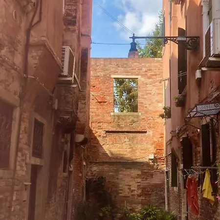 Garibaldi Suite-3